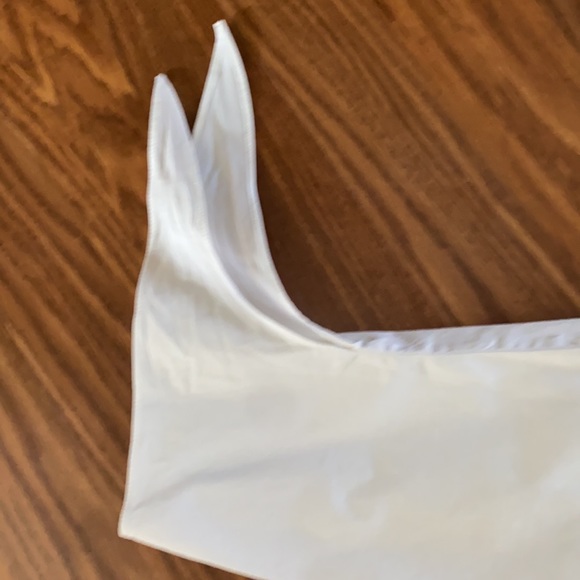 Cece offshoulder white top with 3/4 tie sleeves - Picture 3 of 4